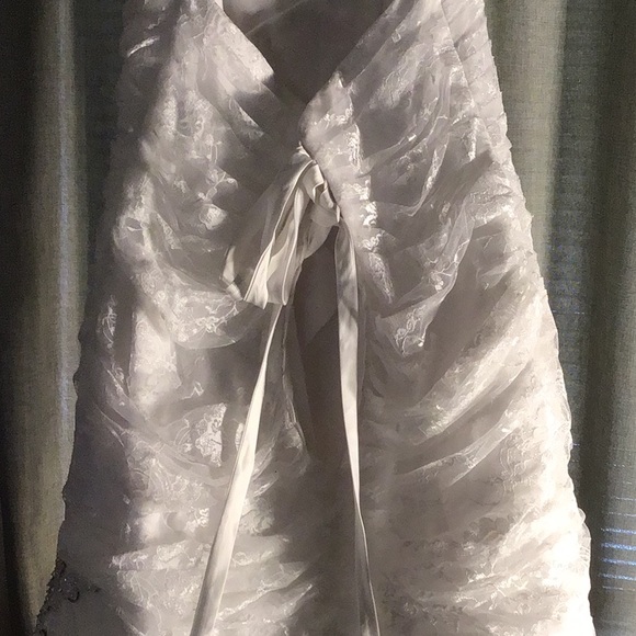Women’s Lace Wedding Dress NWT, with veil - Picture 7 of 16